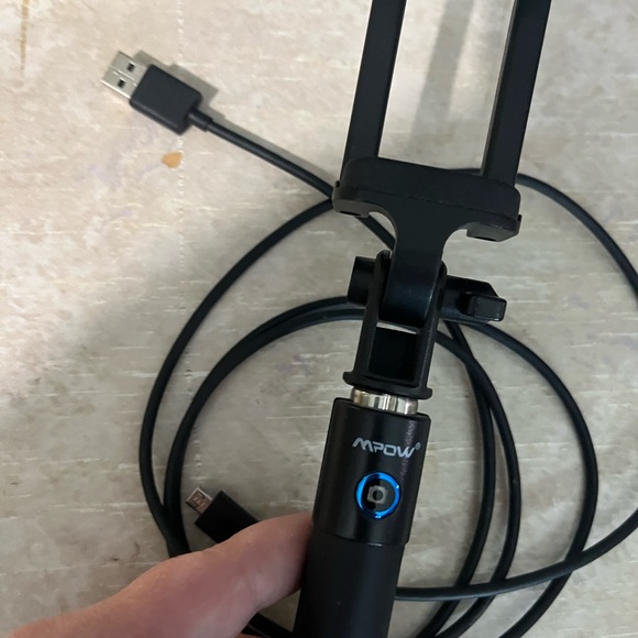 Mpow Black Selfie Stick with Bluetooth - Picture 2 of 7